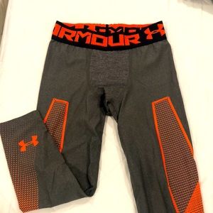 Boys UA compression leggings